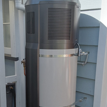 Hot water cylinder installation